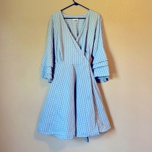 Plus size Calvin Klein Geometric Wrap Dress with Ruffled 3/4 Sleeves Size 20